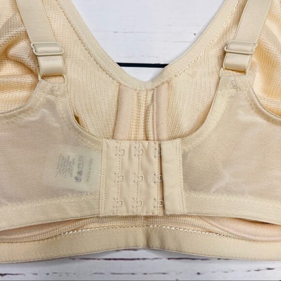 Breezies cream ivory bra 38D - Picture 8 of 13